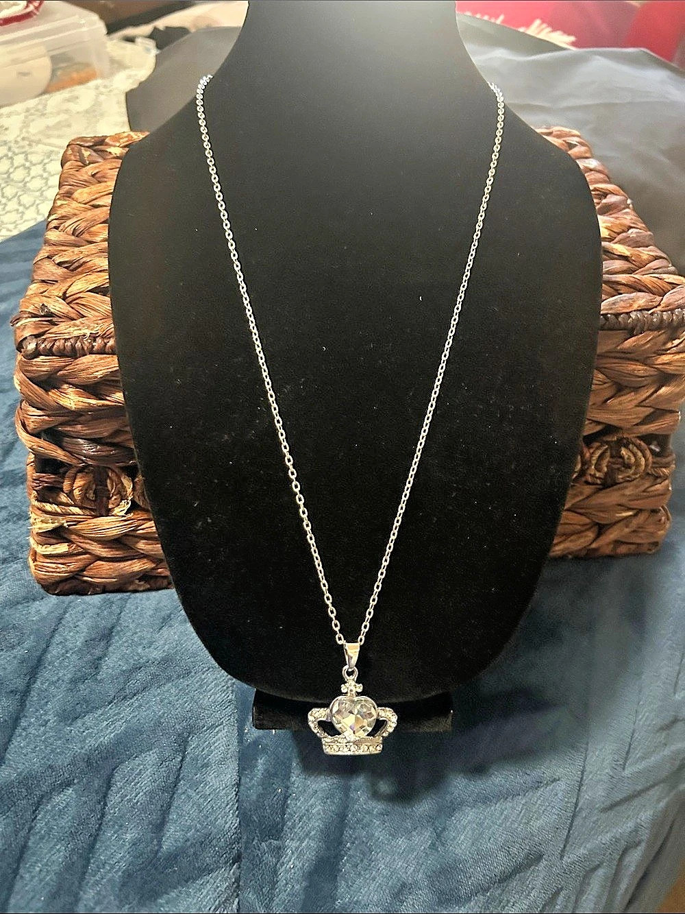 Happy Girls Crown Heart Pendant Necklace in Silver Tone NWT
